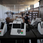 EUA suspendem serviços consulares no Brasil antes da eleição